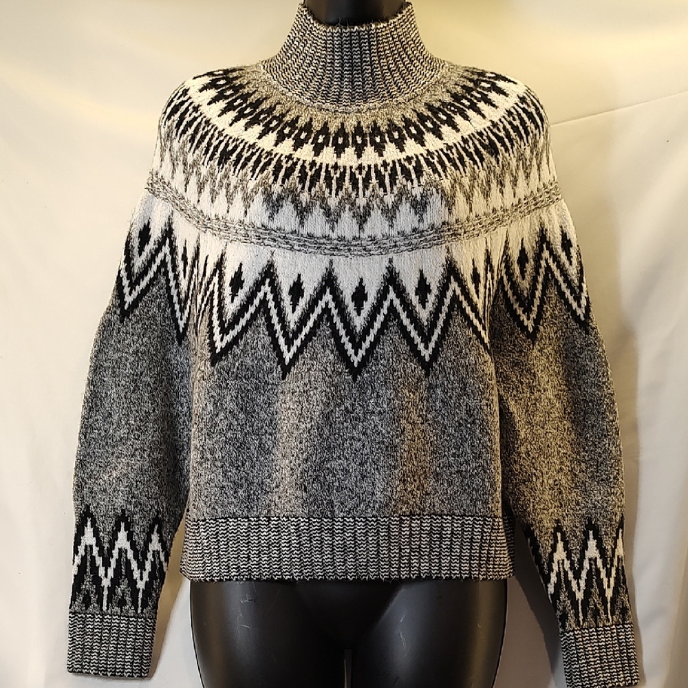 Old Navy Black and White Turtleneck Sweater - Picture 1 of 6